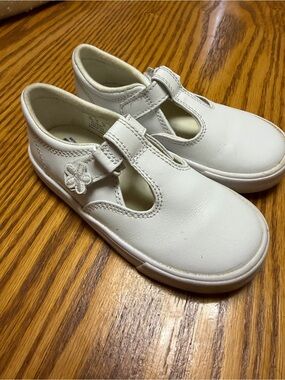 Vionic Kids White T-Strap Mary Jane with Floral Accent
